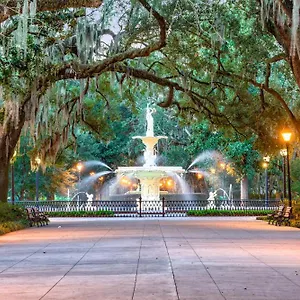 https://planters-inn.top-hotels-in-savannah.com