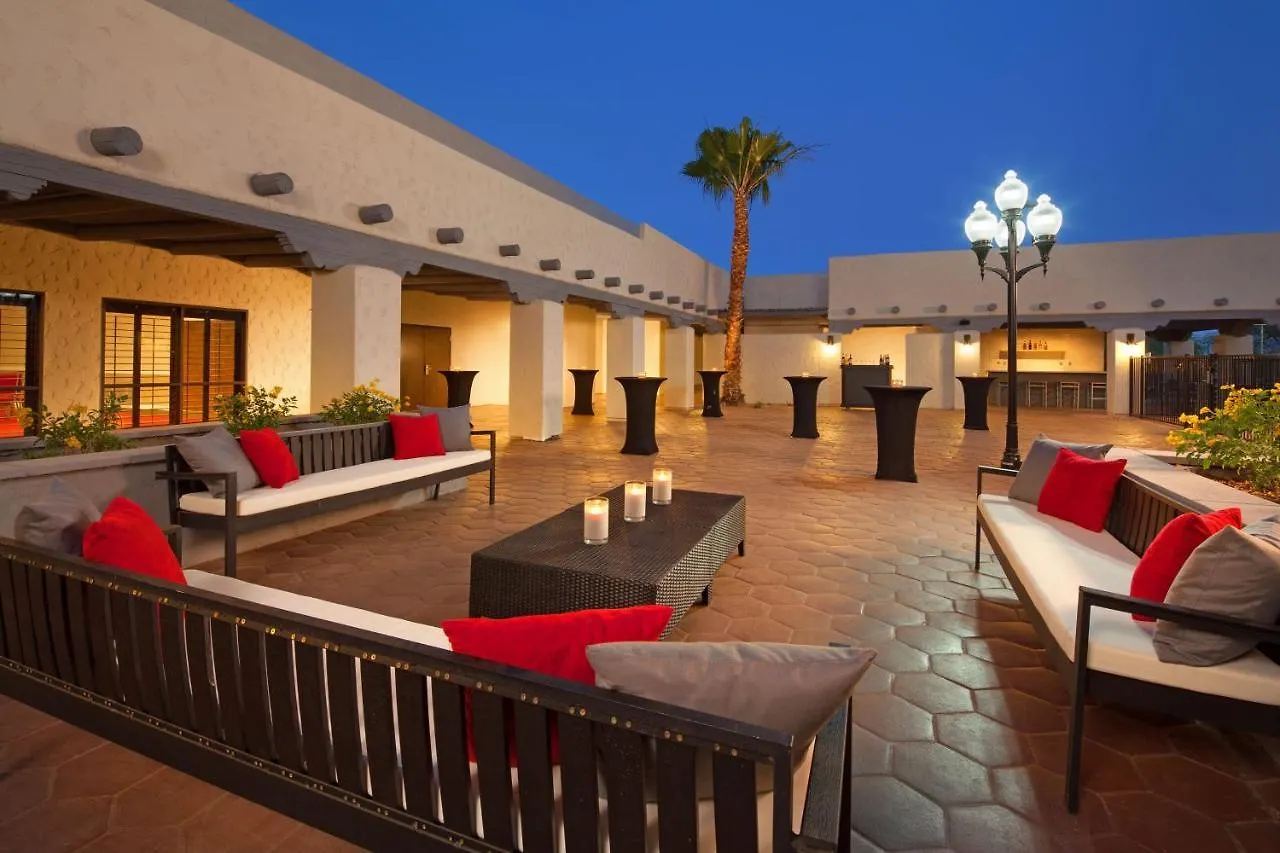 Hotel Four Points By Sheraton Phoenix South Mountain